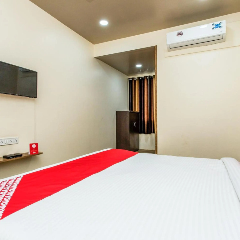 OYO 11929 Hotel Ridhi Sidhi