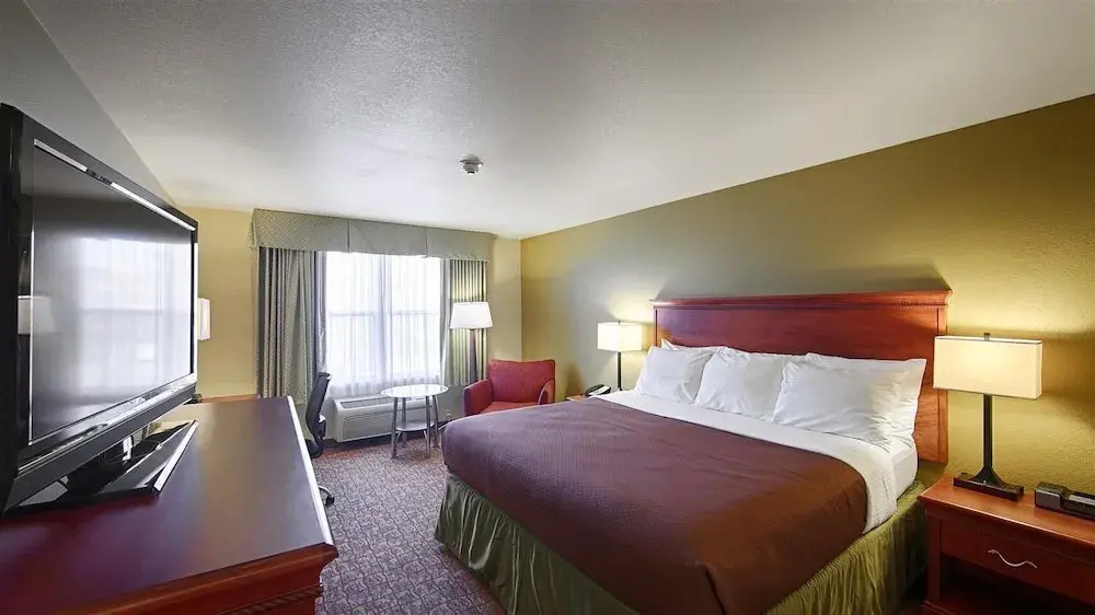 Quality Inn & Suites North