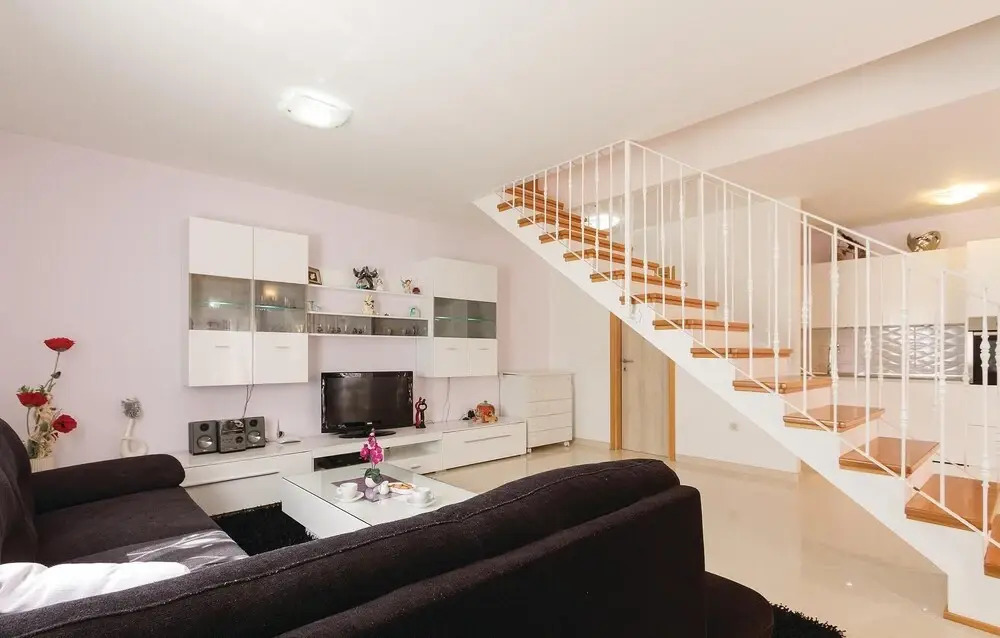 2 Bedroom Awesome Home In Rovinjsko Selo