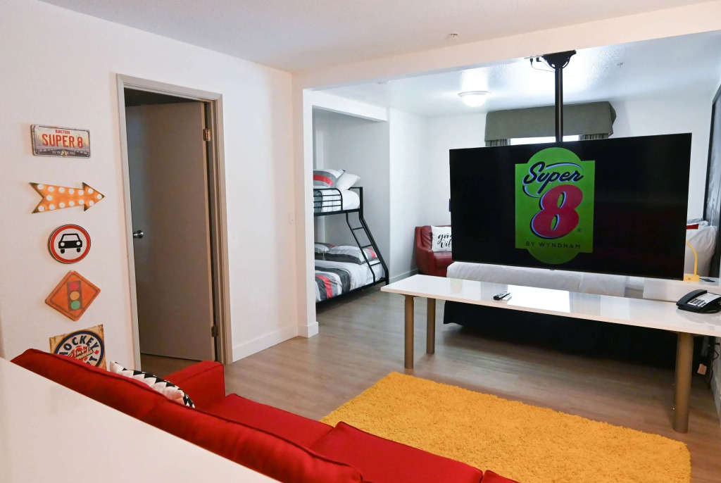 Super 8 by Wyndham Calgary Shawnessy Area