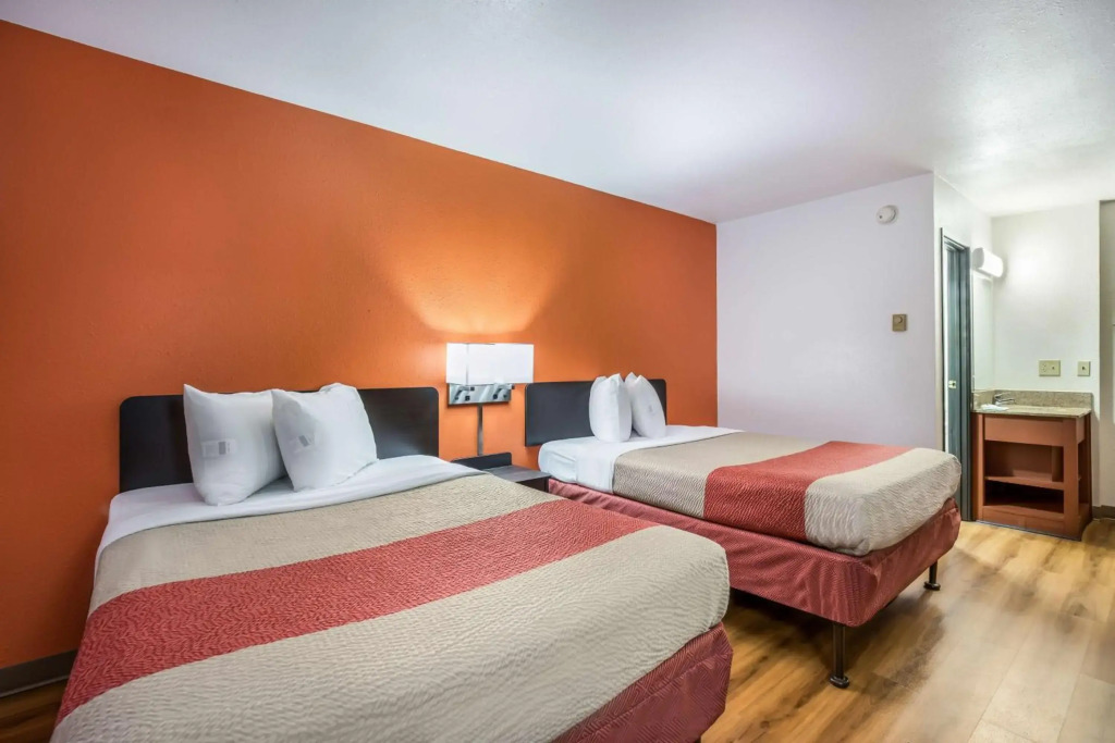 Motel 6-Madison, WI - East