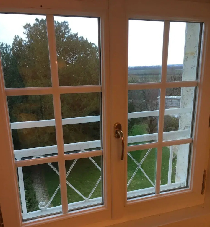 Logis de Guitres - Chambres dHotes