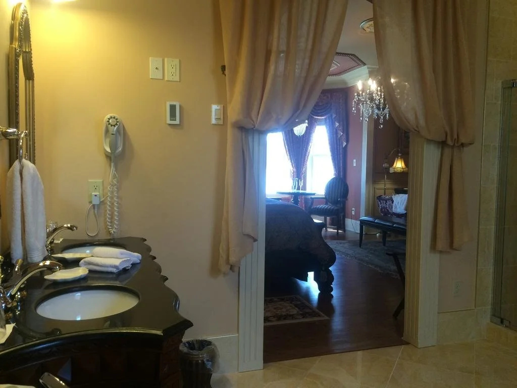 Rose Manor Inn B & B