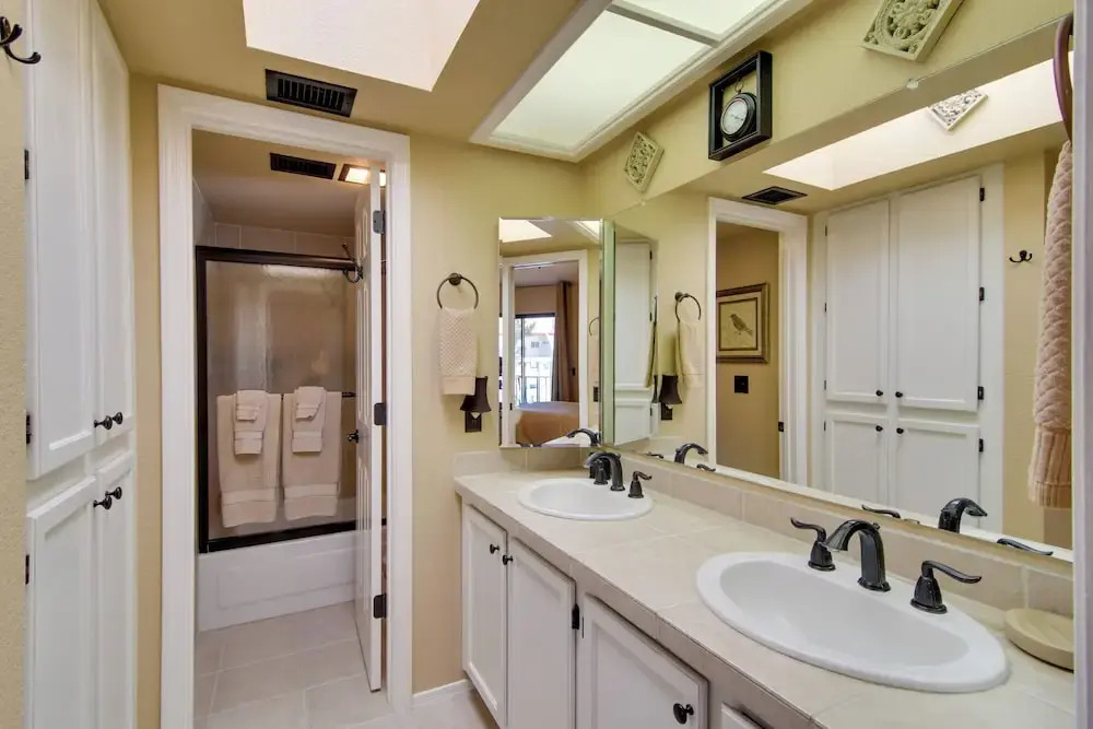 North Phoenix Gem w/ Courtyard & Pool Access
