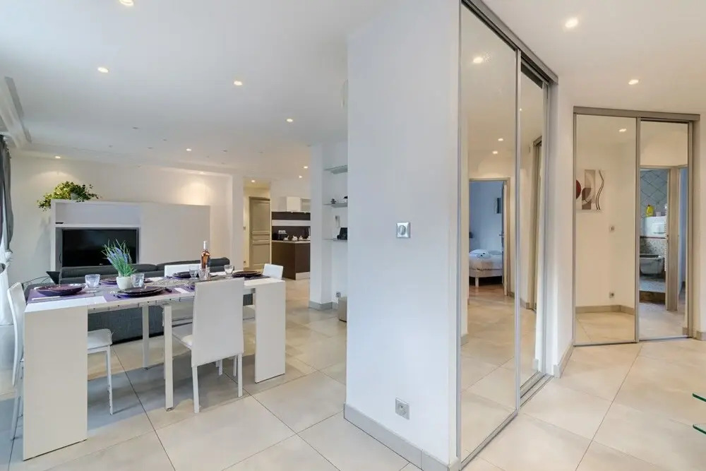 4-room Apartment at the Crossroads Marseille Life