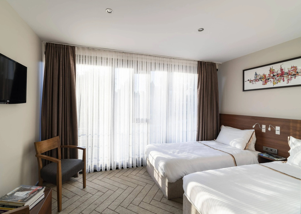 Upsuites Hotel