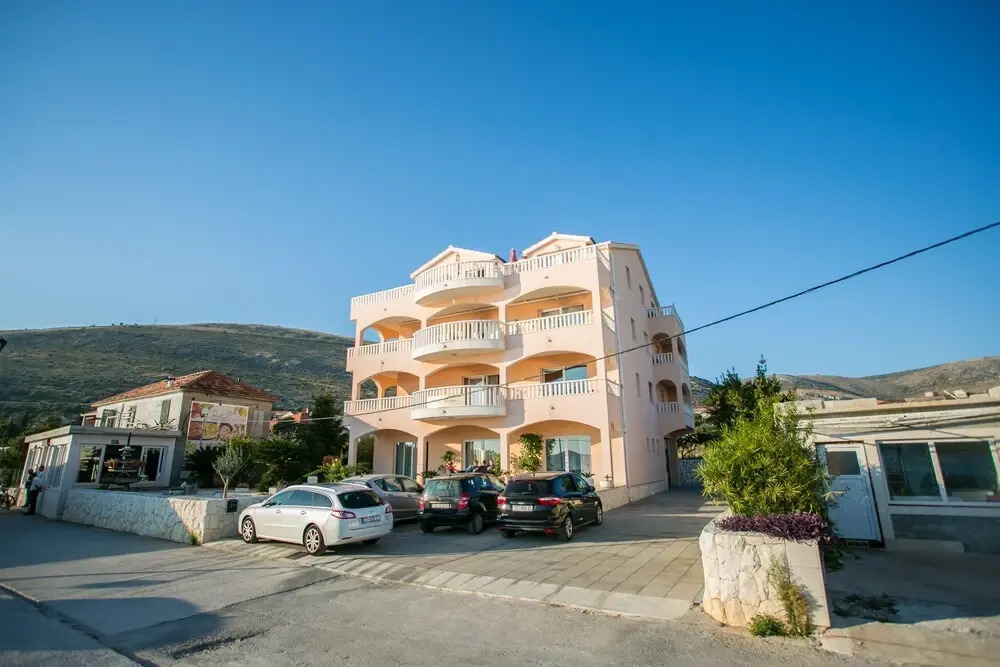 Sea you soon by the beach 2bedroom suite