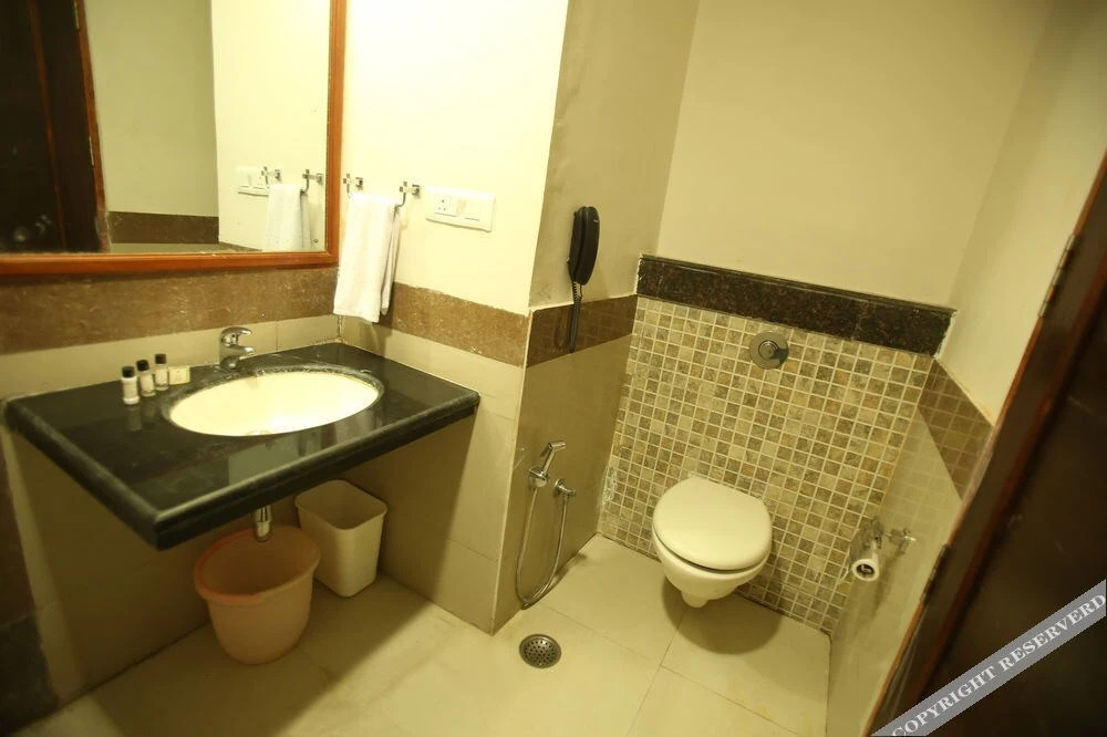 OYO Premium Pal Road