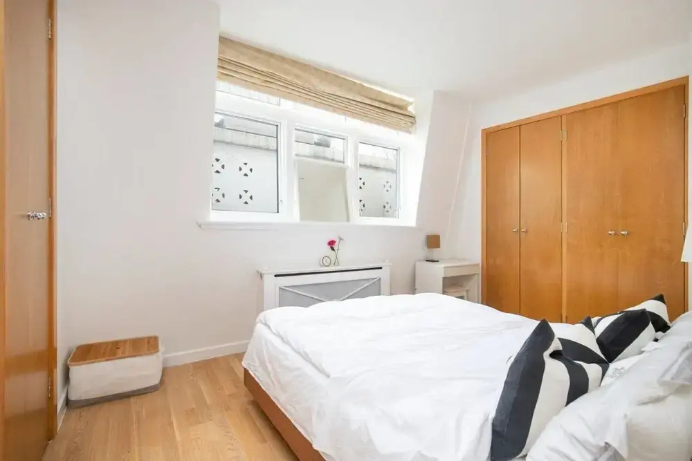 Stylish 2-bed Flat by Piccadilly Circus & Mayfair