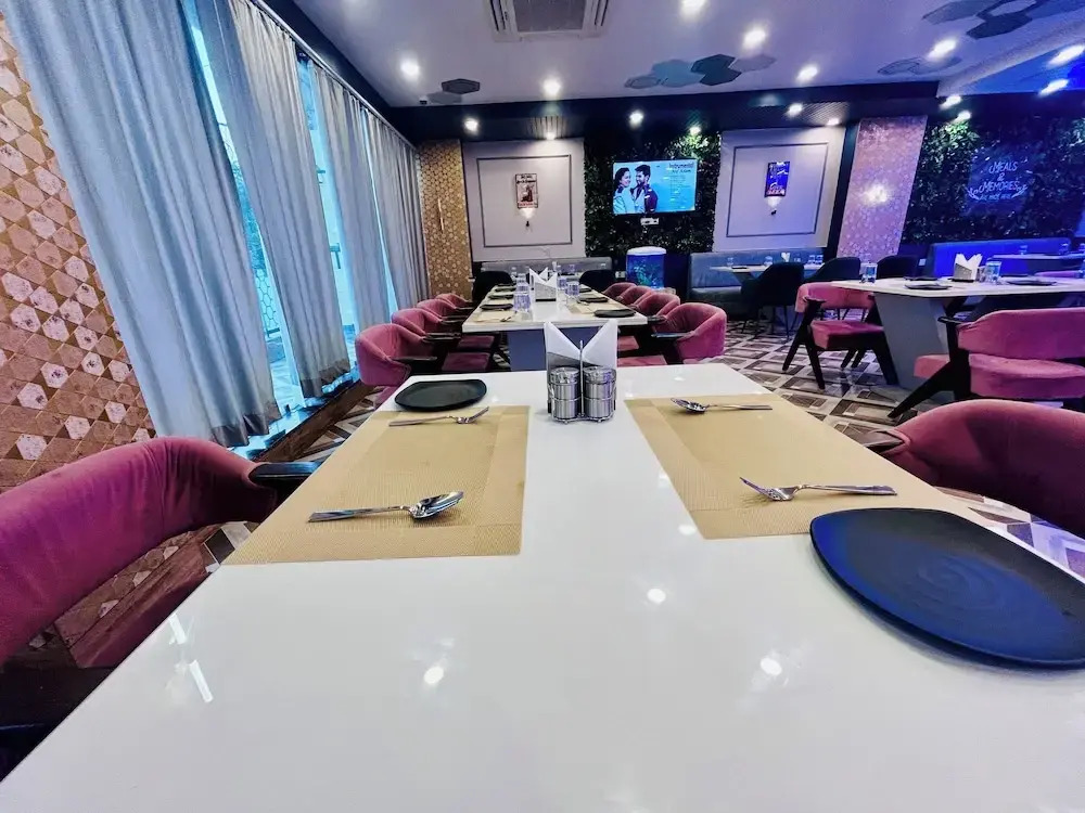 Hotel Dwarka Palace