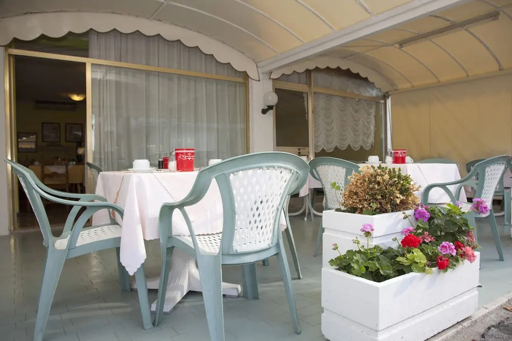 Hotel Fides