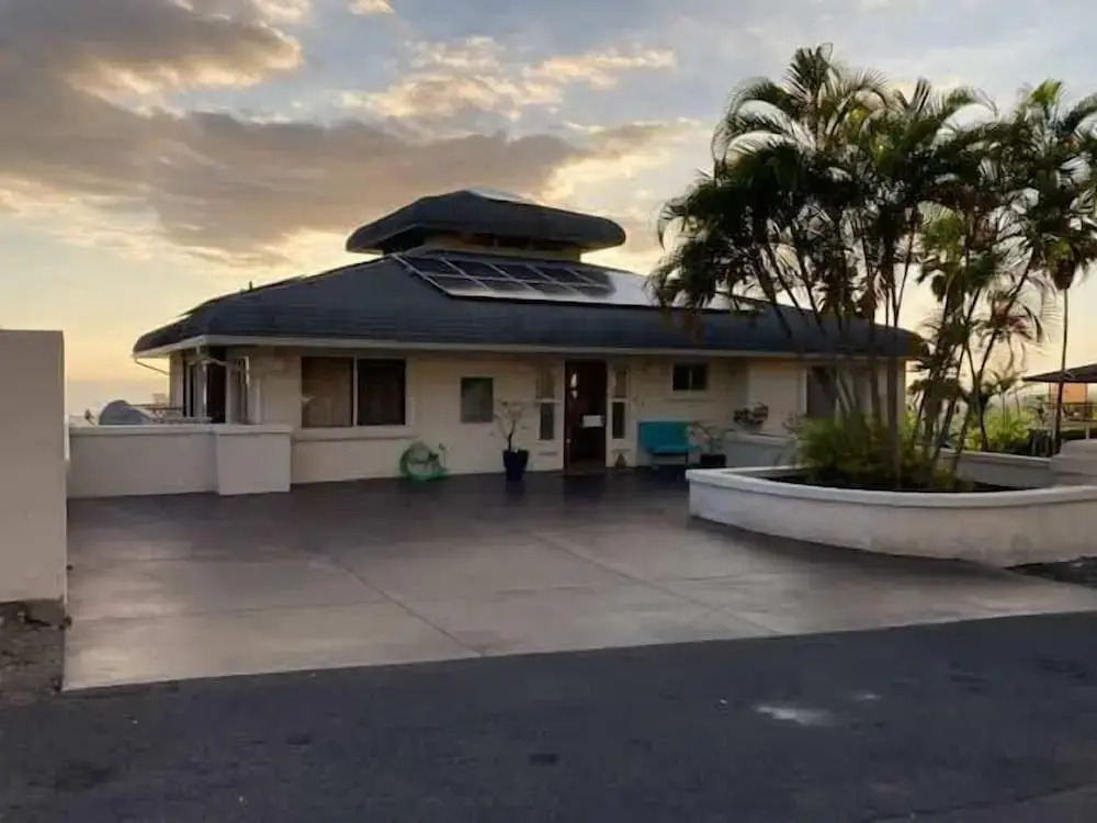 Kona Wa'a Paradise Getaway