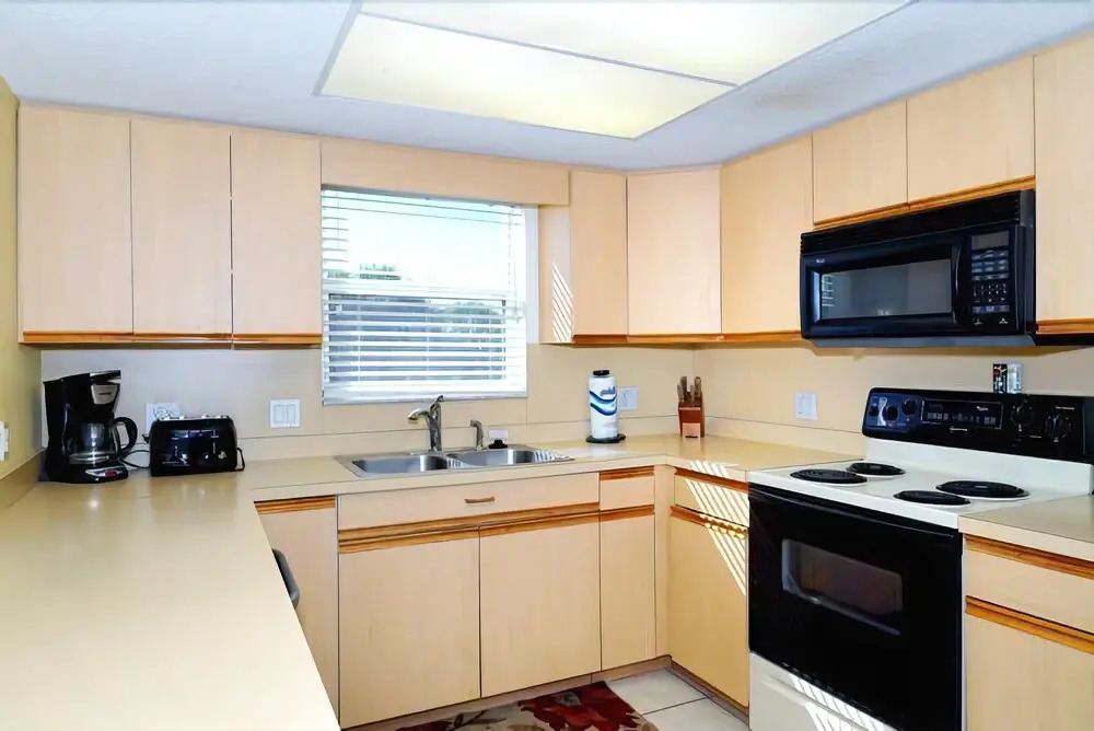 Hibiscus House 4 Bedrooms 3 Bathrooms Home