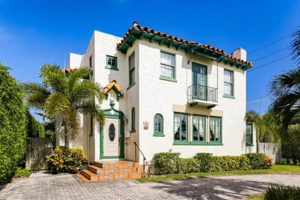 Casa del Mundo - 2bd-3ba with Private Pool