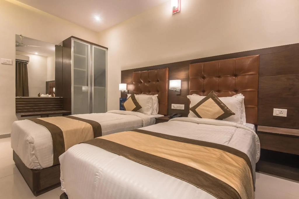 OYO 9328 Empire Suite