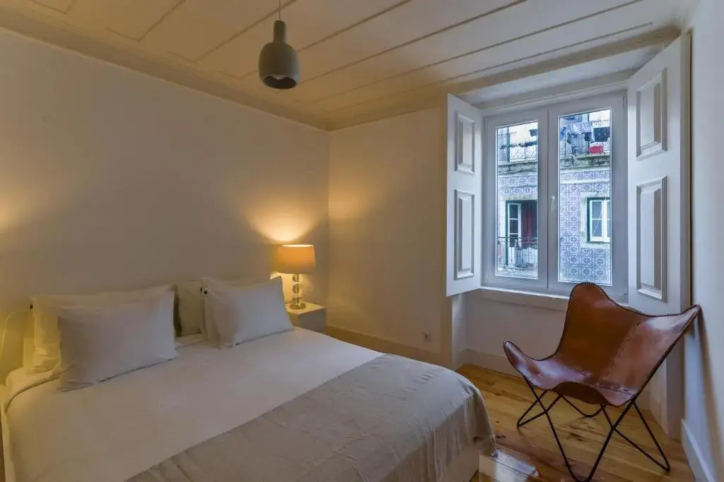 Sunny and Stylish Apartment - 11 min to the center