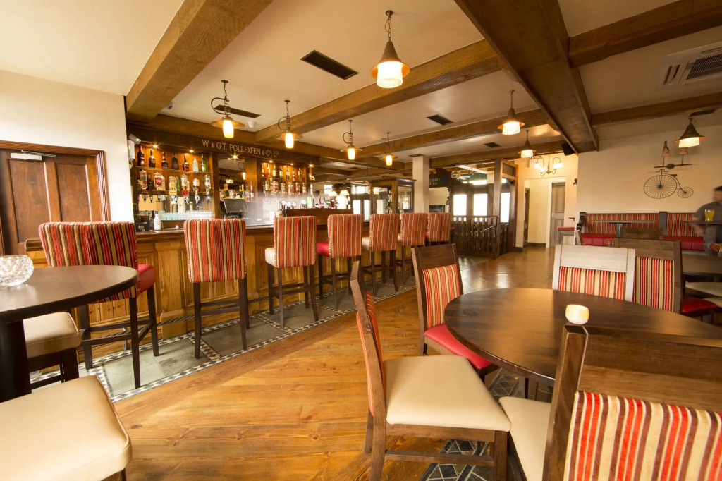 Riverside Hotel