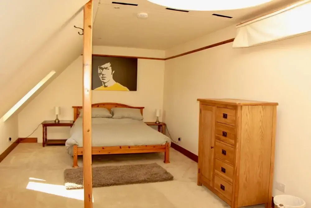 Homely 3 Bedroom Flat With Castle Views