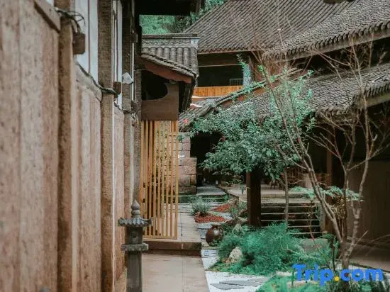 Shisanjian Hotel