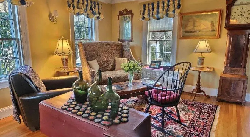 Carriage House Inn