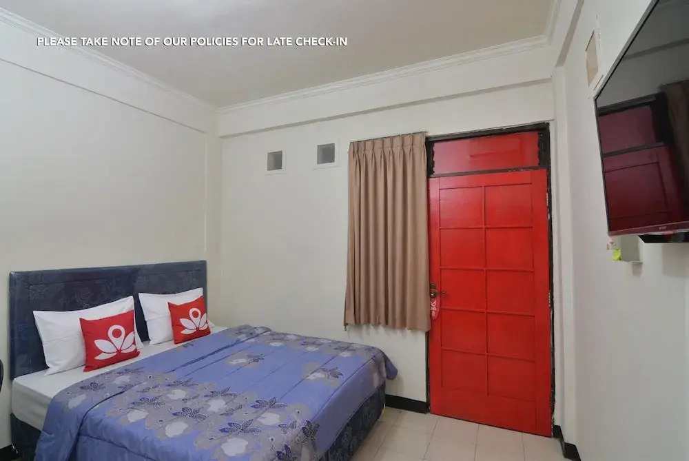 ZEN Rooms Basic near BTC