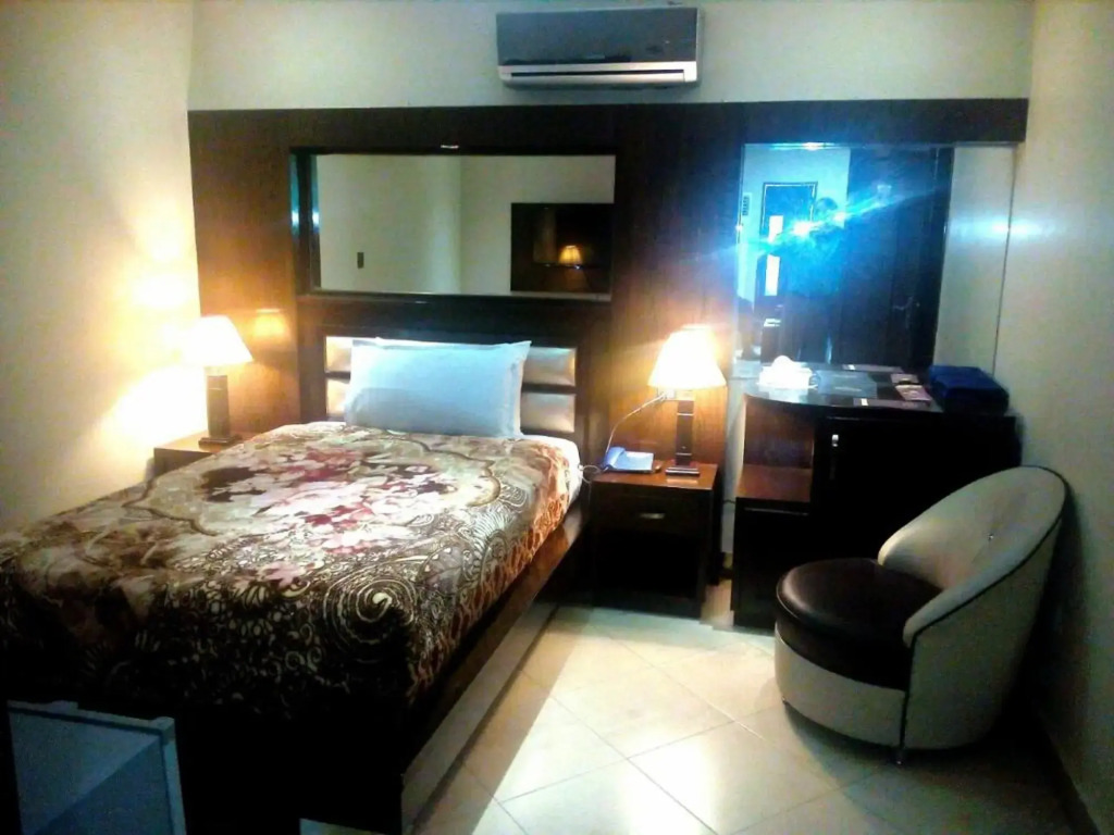 Bling International Hotel Multan