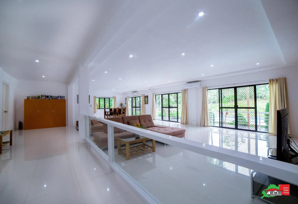 Bohol White House Bed & Breakfast