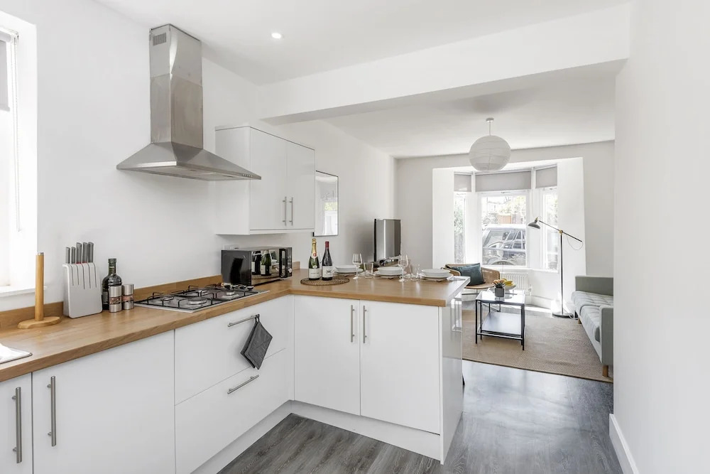 Stylish Apartment In Leafy Central Neighbourhood