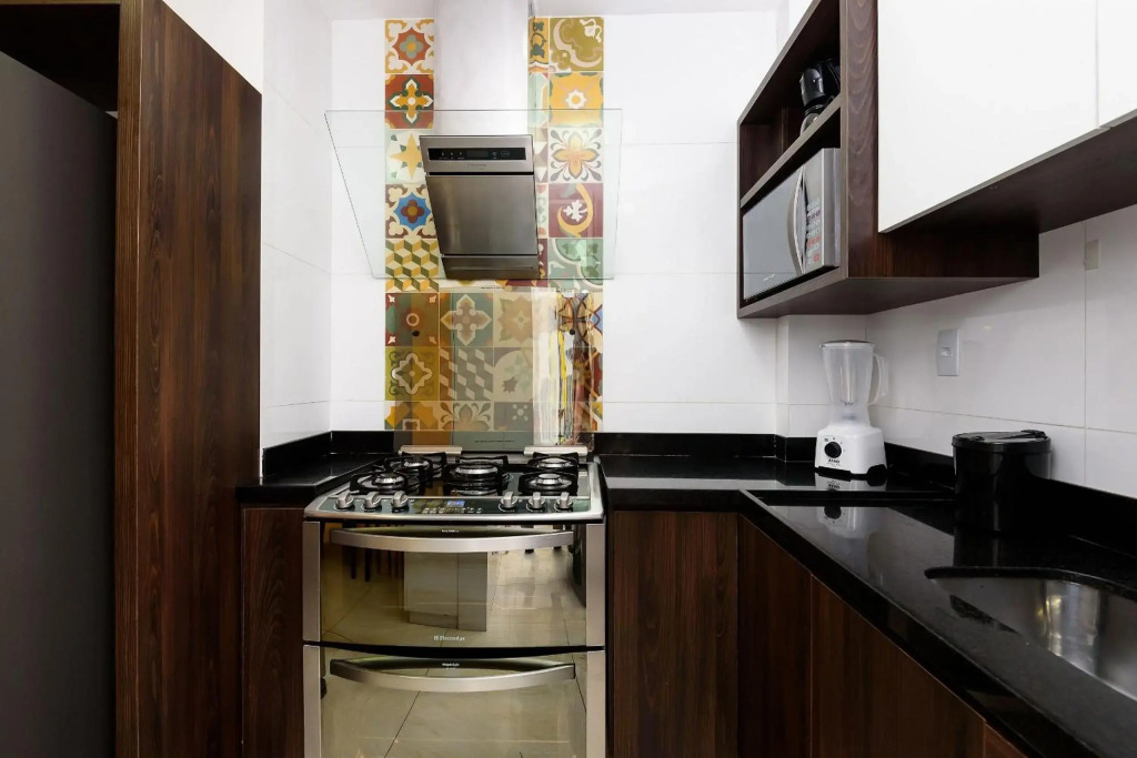 Omar do Rio - Moderno 2Qtos, Internet 120mbps, WorkStation, Smart TV, 300m da Praia de Copacabana - BR 531-902