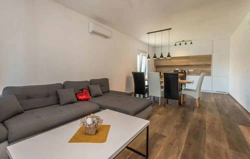Stunning Apartment in Turanj With Wifi and 3 Bedrooms