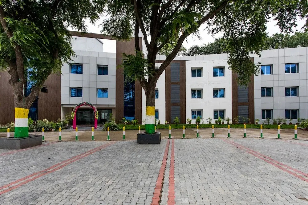 OYO 18440 Shri Ramkrishna Bagh