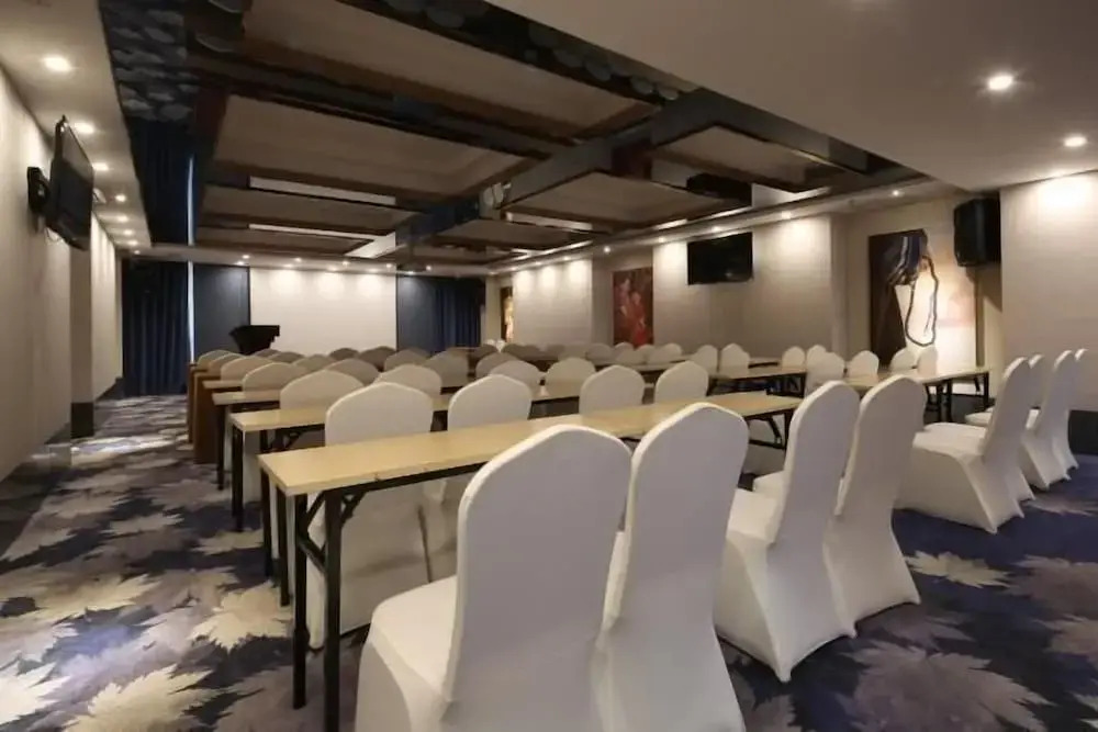 Ningxia Dejilinka Hotel
