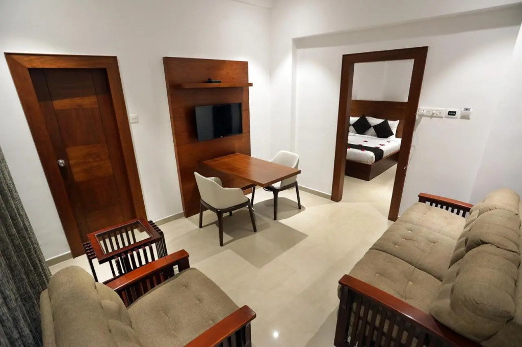 Iswarya Residency