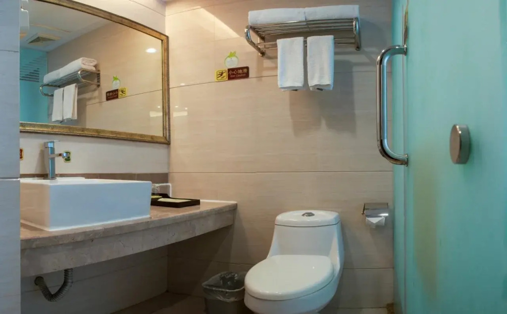 Vienna Hotel Shenzhen Yinhu Bus Station