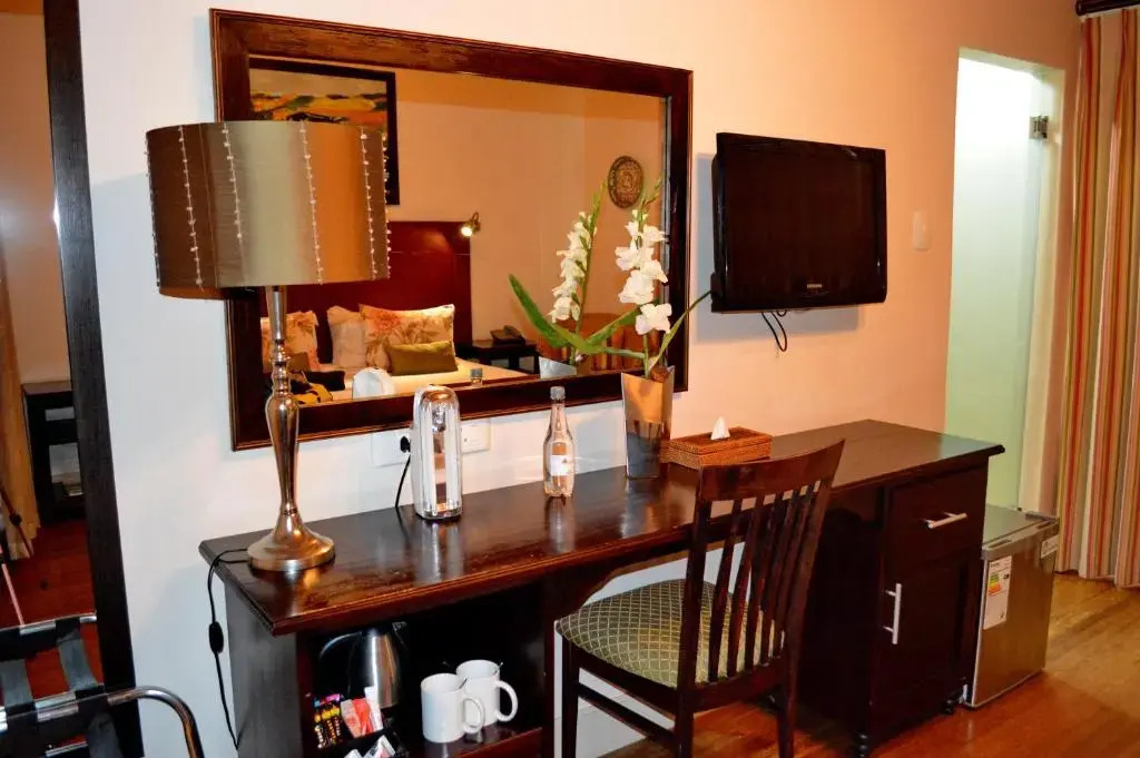 Oakhurst Hotel