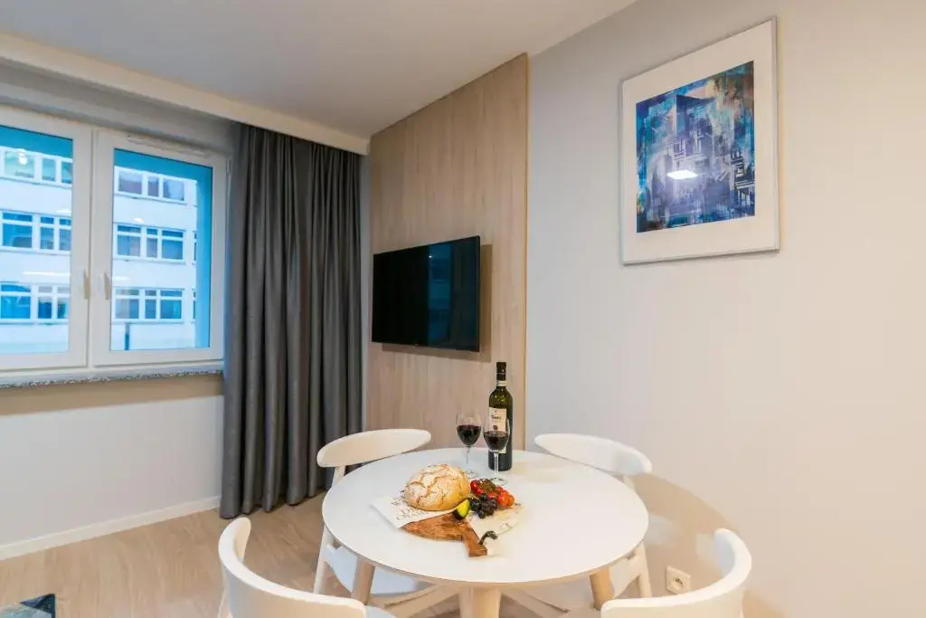 Q17 Apartments Rynek