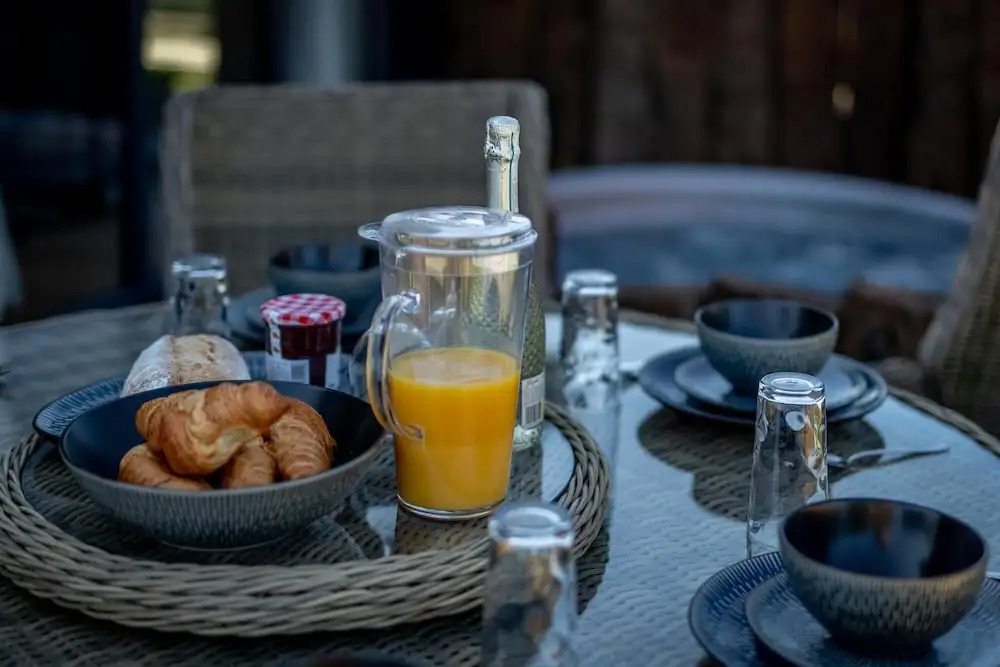 Dewin Bach - Luxury Lodge, Hot Tub, Close to Beach