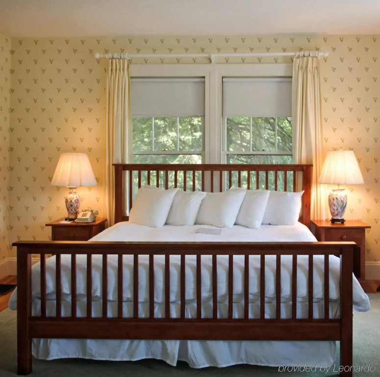Asticou Inn