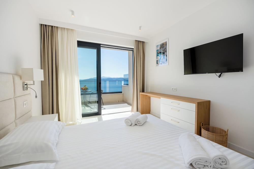 Wind Rose Maestral-beachfront