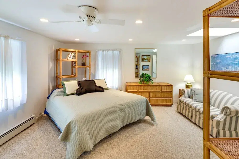 Charming Old Saybrook Home: Half-Mi to Sand & Sea