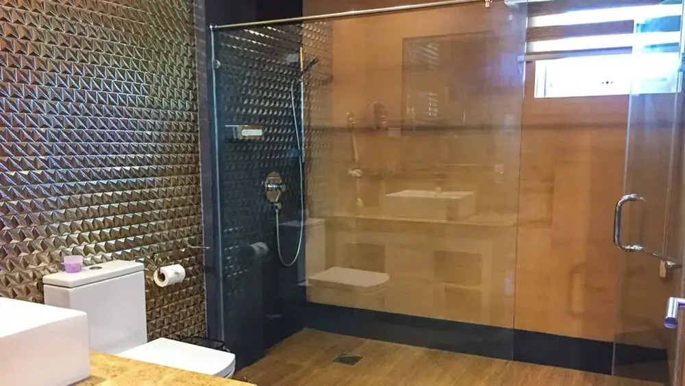 Luxury 4-bedroom Villa in Mactan, Cebu