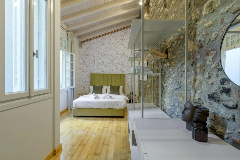 Incomparable Plakas Luxury Apt Private Pool