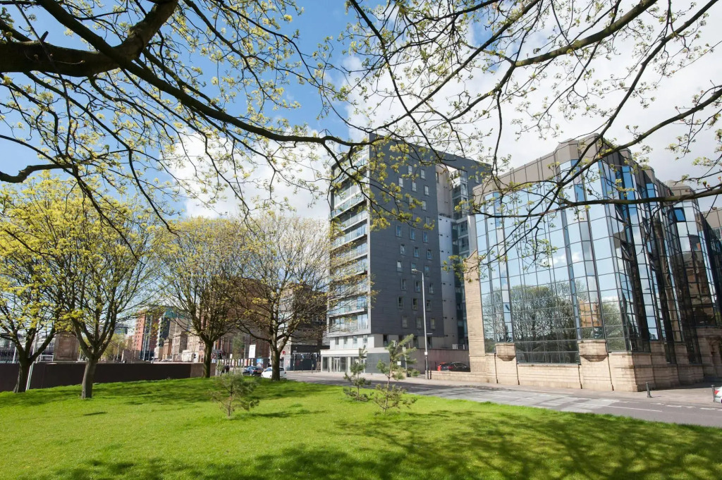 Glasgow Central Skyline Apartment