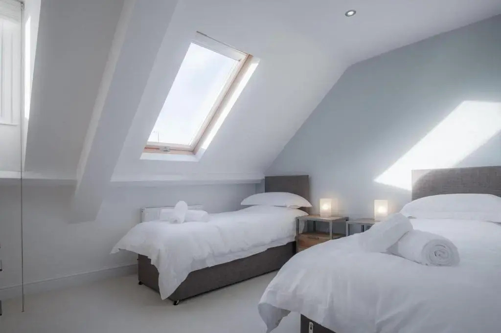 Skylark - 2 Bedroom Apartment - Tenby