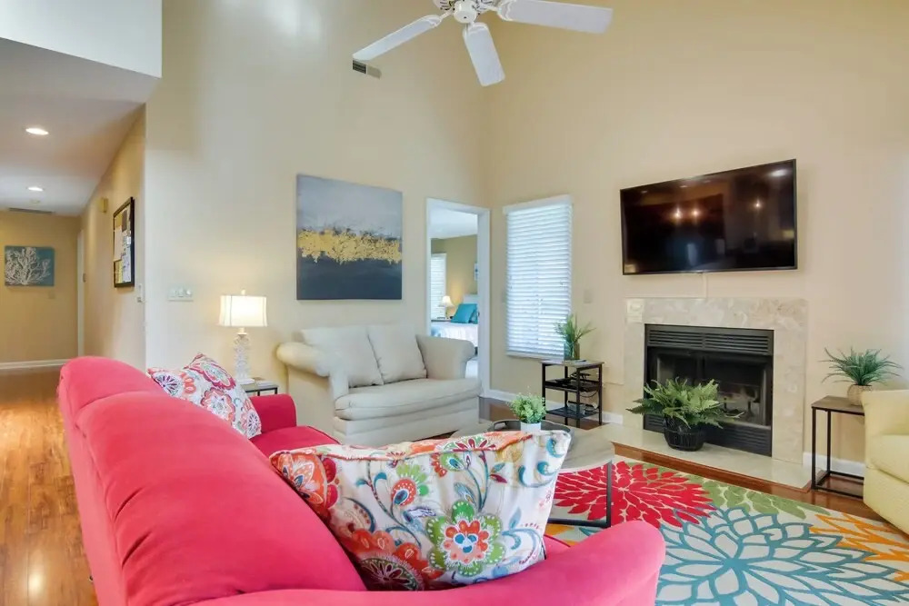 2 Mi to Ocean: Rehoboth Beach Condo w/ Pool Access