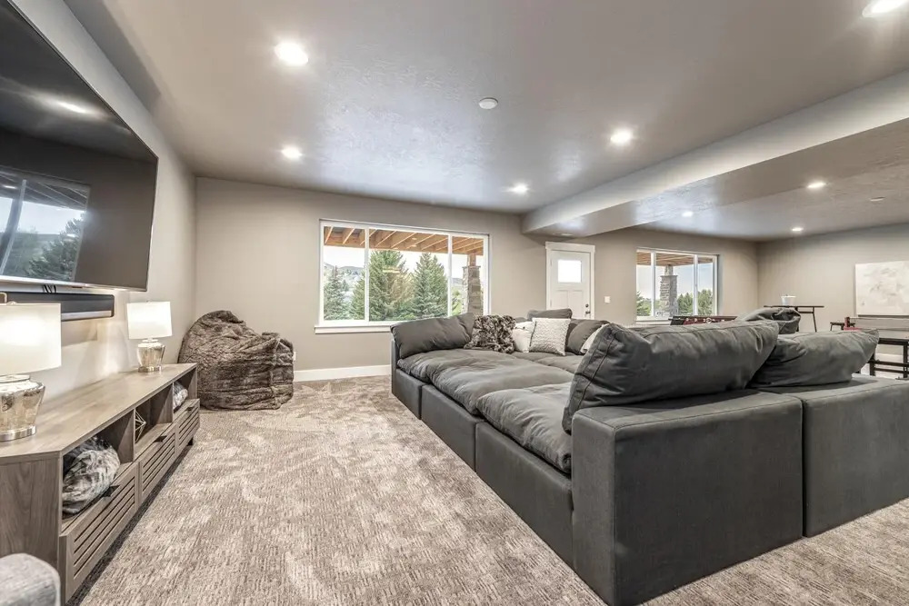 Beautiful Parade Home Overlooking Bear Lake Golf Course and Bear Lake - Sleep 34