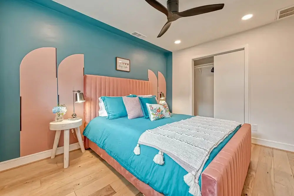 Barefoot in Spring Branch, Modern Chic Home With Private Pool, Gourmet Kitchen