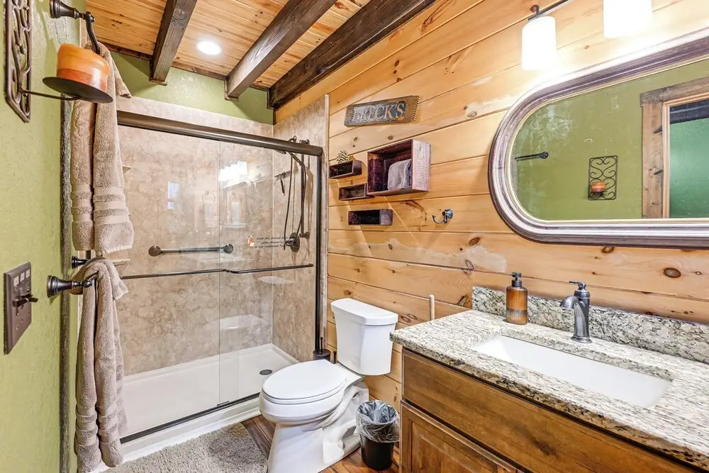 Cozy Couples Getaway w/ Hot Tub: 'fox Ridge Cabin'