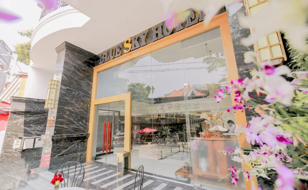 Blue Sky Hotel