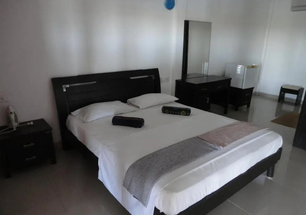 H&M Resort Arugambay